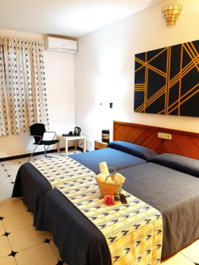 Гостиница Hostal Ca'n Tiu  Аларо